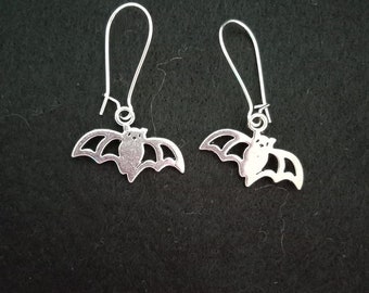 Silver bat earrings / Halloween earrings
