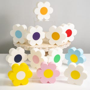 Colorful Daisy Shelf Decor: Chunky Spring Flower Accent