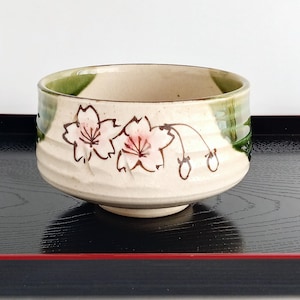 Chawan japonés vintage de matcha: Cuenco de té Mino Ware – Horno Keizan – Motivo de flor de cerezo