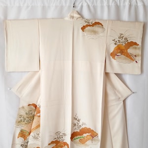Beige Silk Tsukesage Kimono with Heian-Era Musical Motif – Vintage Japanese Kimono Robe – Hand-Painted Rinzu Silk Size L - Wearable Art