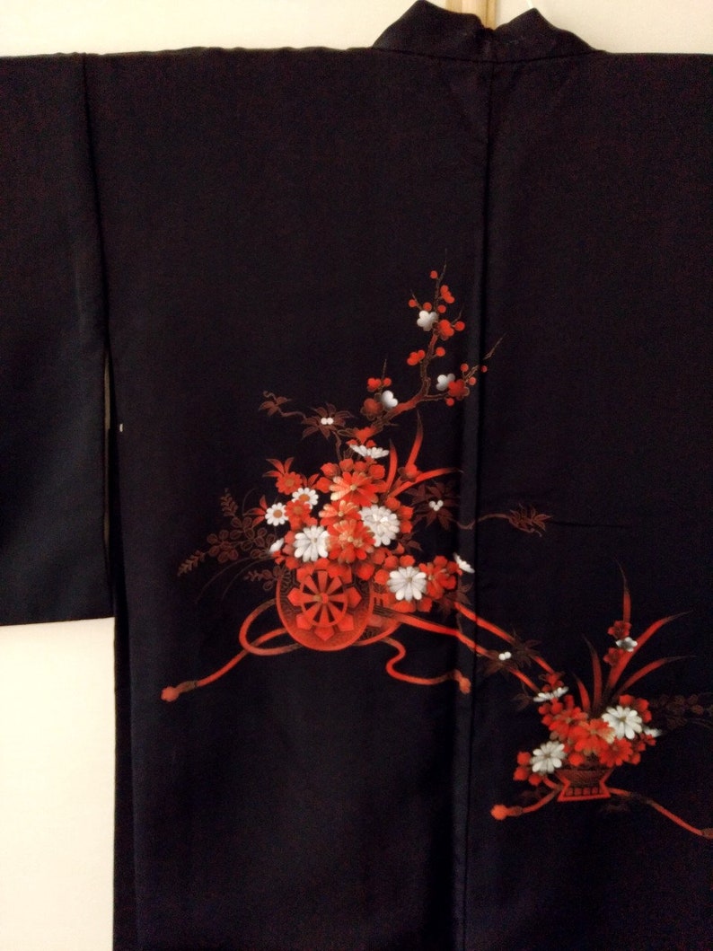 JA0167VH Black kimono jacket Japanese haori women embroidered floral cart motif silk kimono cardigan Asian jacket