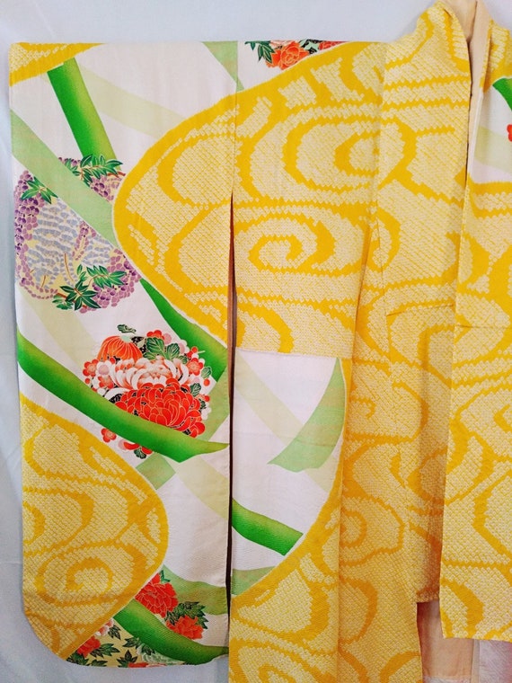 SALE - Vintage Furisode Yellow Kimono Robe with C… - image 6