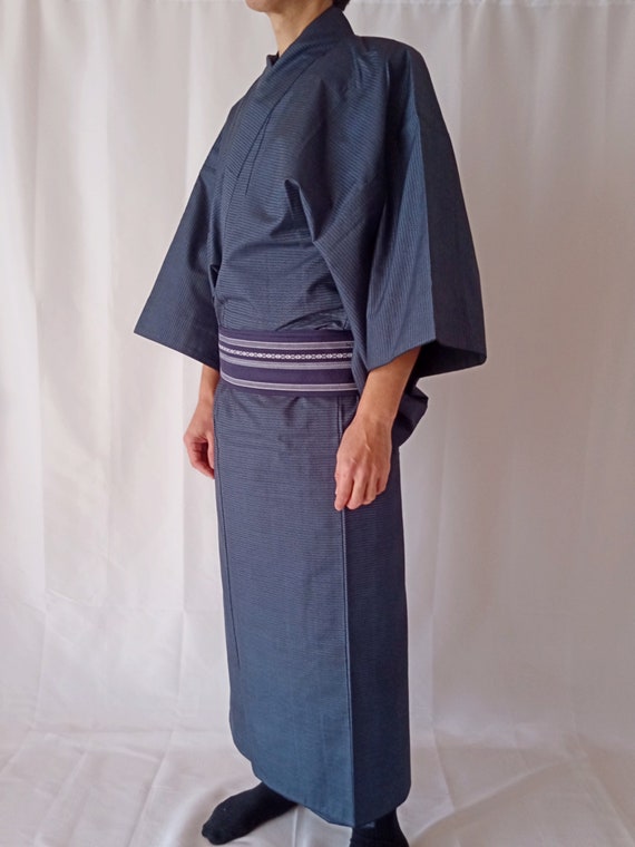 Japanese Men's Kimono Robe in Dark Blue Size L, V… - image 2