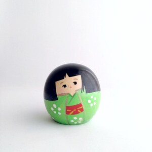 Vintage Kokeshi Doll by Tanaka Akitsune - 6cm Tall - Japanese Folk Art - Hand-Painted Wooden Doll, Creative Sosaku Kokeshi, Collectible Gift