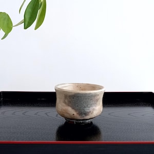 Vintage Hagi Yaki Sake Cup by Yoshitaka Shōroku – Wabi Sabi Japanese Guinomi with Box - Japanese Ceramic Art - Collectible