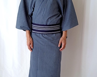 Vintage Men's Yukata Kimono: Indigo Blue Geometric Cotton Robe