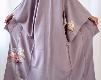 Vintage Hand-Painted Silk Kimono Robe: Lavender Tsukesage with Momiji Leaf Motif, Size M