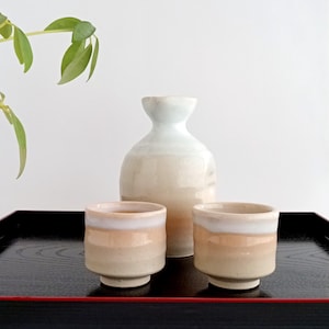 Vintage Hagi Yaki Sake Set by Chikurin Kiln – Japanese Pottery Tokkuri & Guinomi Cups with Box – Wabi Sabi Ceramic Gift – Rustic Sake Set