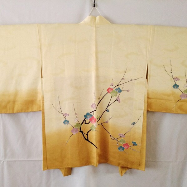 Seide Kimono Jacke, gelbe Haori Jacke, übergroße Jacke, Pflaumenblüte, handbemalte Kimono Jacke, Vintage Haori Jacke für Frauen