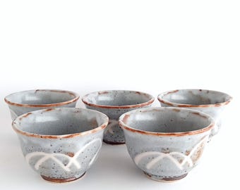 加藤達次　鉄絵灰志野茶碗　湯呑 加藤達次 鉄絵灰志野茶碗 湯呑