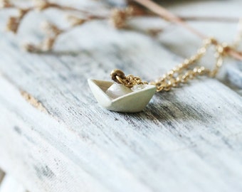 Origami Paper Boat Necklace,Charm Origami Necklace,Everyday Jewelry,Painting Origami Necklace,Paper Boat Pendant,Miniature Necklace