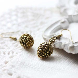 Cone wire earring  / cone earring / wire earring / linen jewelry / everyday jewelry
