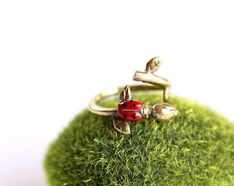 Beetle on branch ring,beetle ring,animal ring,animal jewelry, red bettle ring,ladybug ring,baby insect ring,charm ring