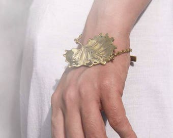 Leaf Bracelet Original made and design by Linen Jewelry / Everyday Jewelry / Brass Jewelry / Nature cuff