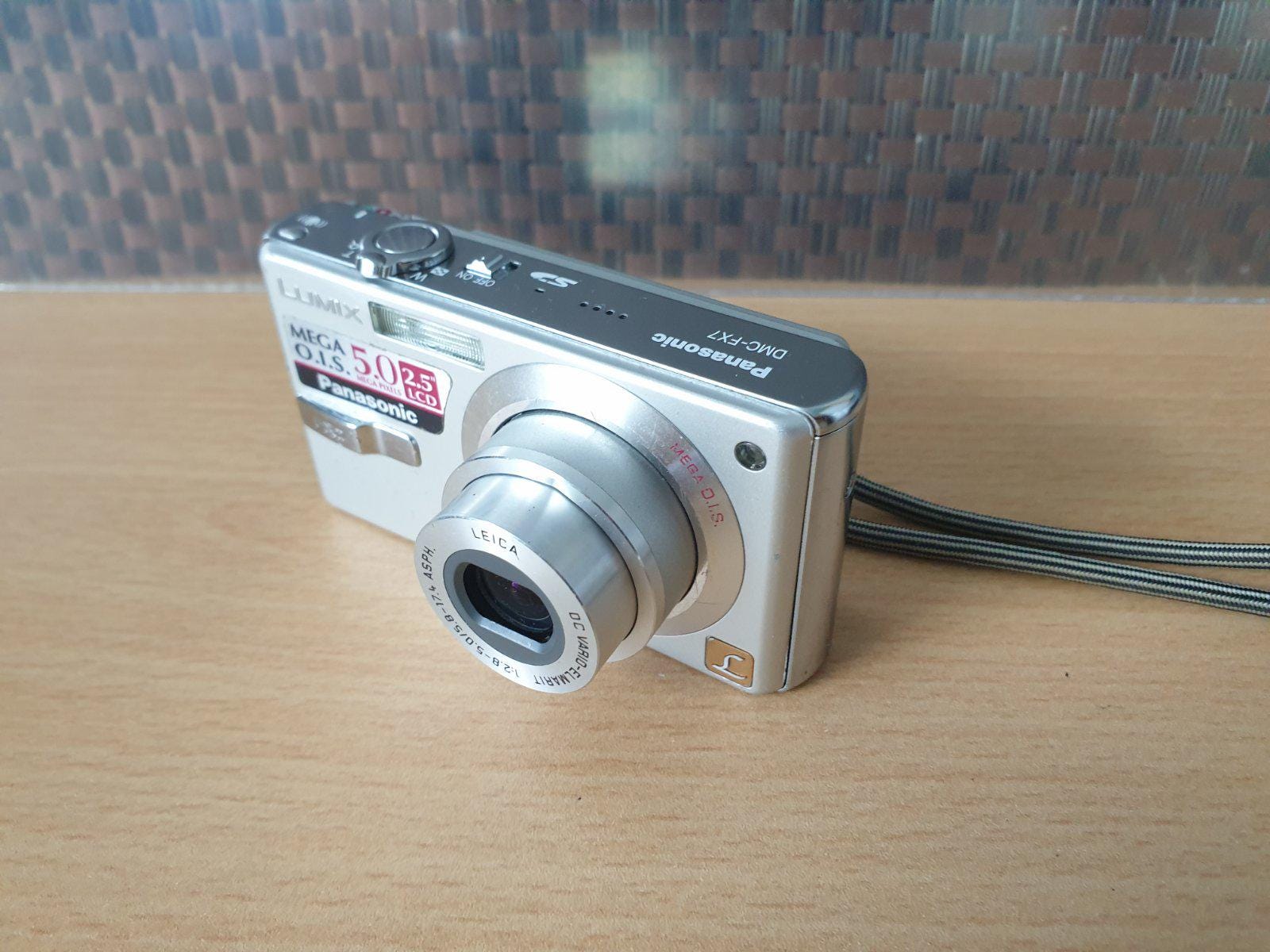 Panasonic LUMIX DMC-FX7 082 【公式通販】