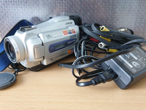 Sony DCR-TRV25E Mini DV Compact Camcorder, Working! - Etsy