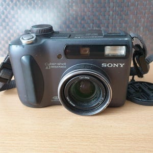 Sony DSC-S85 Digital Camera