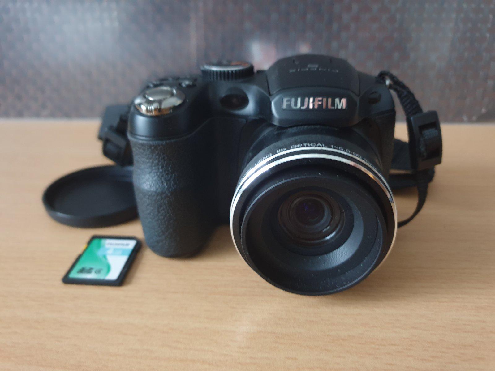 FinePix S2950, le bridge par FujiFilm