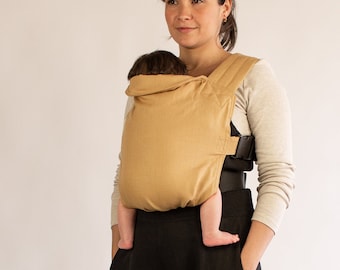 Marsupio ergonomico con clip in lino di lusso (caramello) prodotto nel Regno Unito