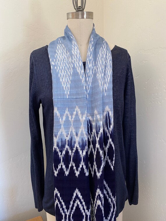 Handwoven vintage Guatemalan ikat dyed cotton sca… - image 1