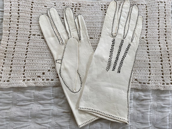 Antique vintage leather ladies' gloves - image 3