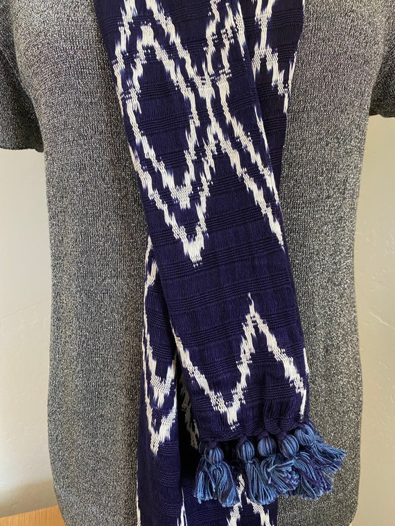 Handwoven vintage Guatemalan ikat dyed cotton sca… - image 5