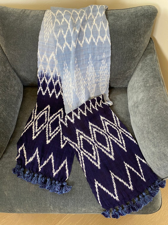 Handwoven vintage Guatemalan ikat dyed cotton sca… - image 2