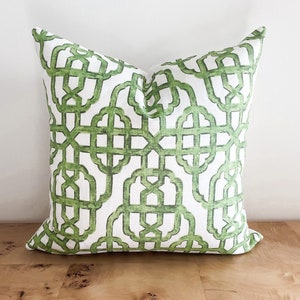 Imperial Jade Trellis Pillow Cover, Chinoiserie Pillow, Grandmillenial Traditional Decor, Decorative Pillow, Quatrefoil Pillow, Gift For Her