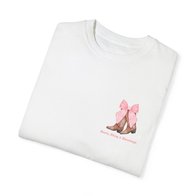 Bachelorette Pink Cowgirl Boot Crewneck Tee Shirt, Best Friend Gift, Minimalist Preppy Pink Bow Shirt for Her, Grandmillenial Style Tshirt zdjęcie 4