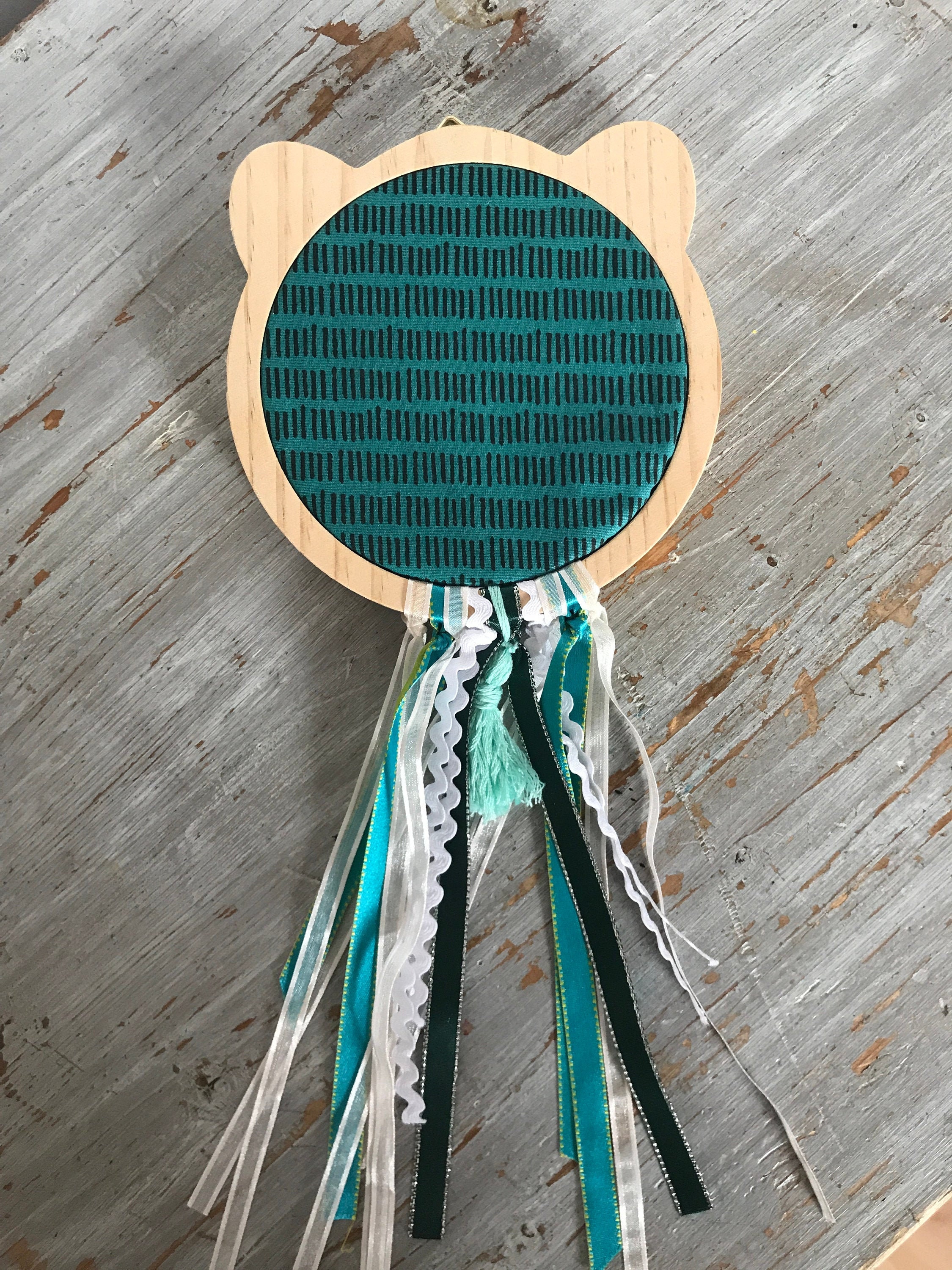 Tambour Décoratif Mini Bear Prénom ou Phrase Brodé à Personnaliser. Tissu Fantaisie. Décoration Pour