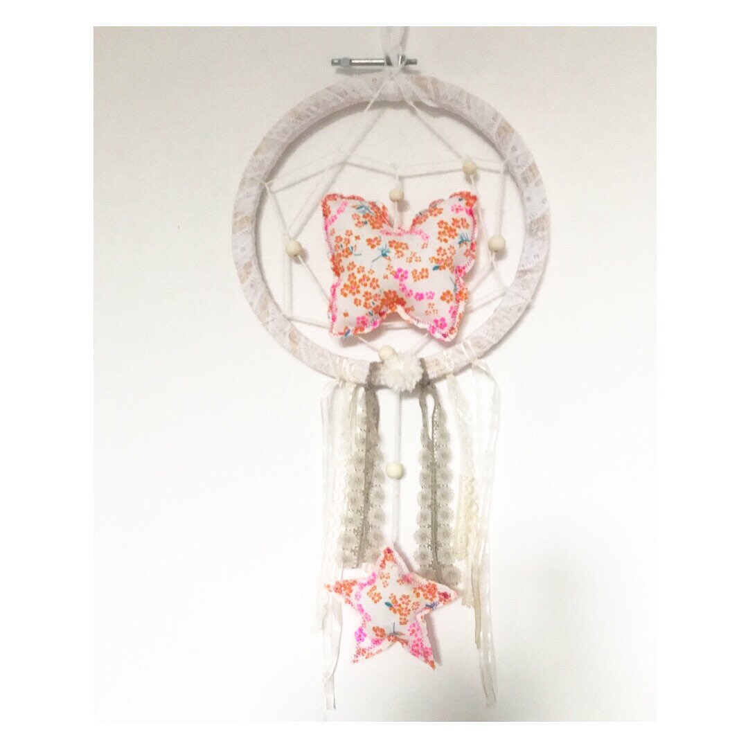 Attrape-Rêve Coline Personnalisable Catchdreams. Rubans. Dentelle. Pompons. Décoration Enfant Pour C