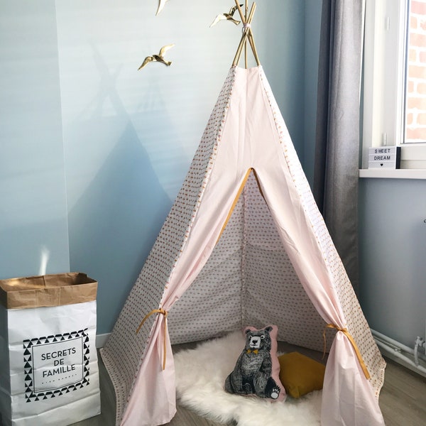 Tipi nomade "jade". Tipi enfant personnalisable. cabane. objet de décoration. coton fantaisie. 160 cm de haut.