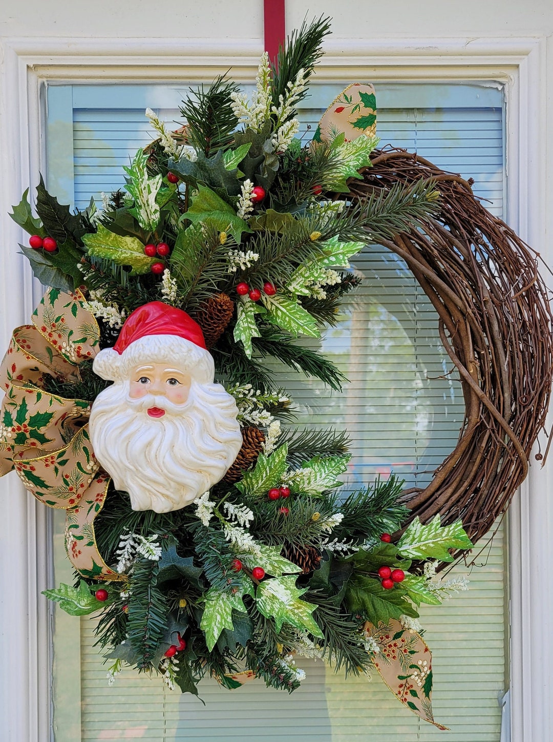 18 Inch Santa Claus Christmas Grapevine Wreath, Winter Wreath Decor