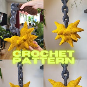 Könnte beinhalten: Gehäkelte gelbe Keule mit grauer Kette und braunem Griff. Die Keule hat mehrere stachelige Vorsprünge. Das Bild enthält auch den Text "CROCHET PATTERN" in einer neongrünen Schrift.