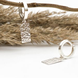 Gehämmert Sterling Silber Ohrringe, kleine Minimalist Ohrhänger, Sterling Silber Ohrhänger, Feine Alltag Ohrringe