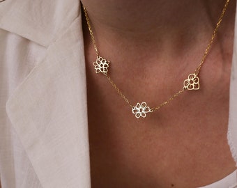 Dainty Birth Flower Necklace, Custom Bouquet Jewelry, Birthday Jewelry Gift for Mom, Grandma Necklace, Mothers Day Gift for Her