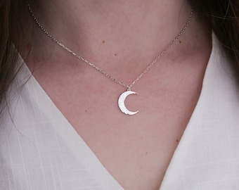 925 Sterling Silver Crescent Moon Necklace - Hammered Full Moon Pendant - Elegant Layering Necklace - Birthday Gift for Her - Women Jewelry