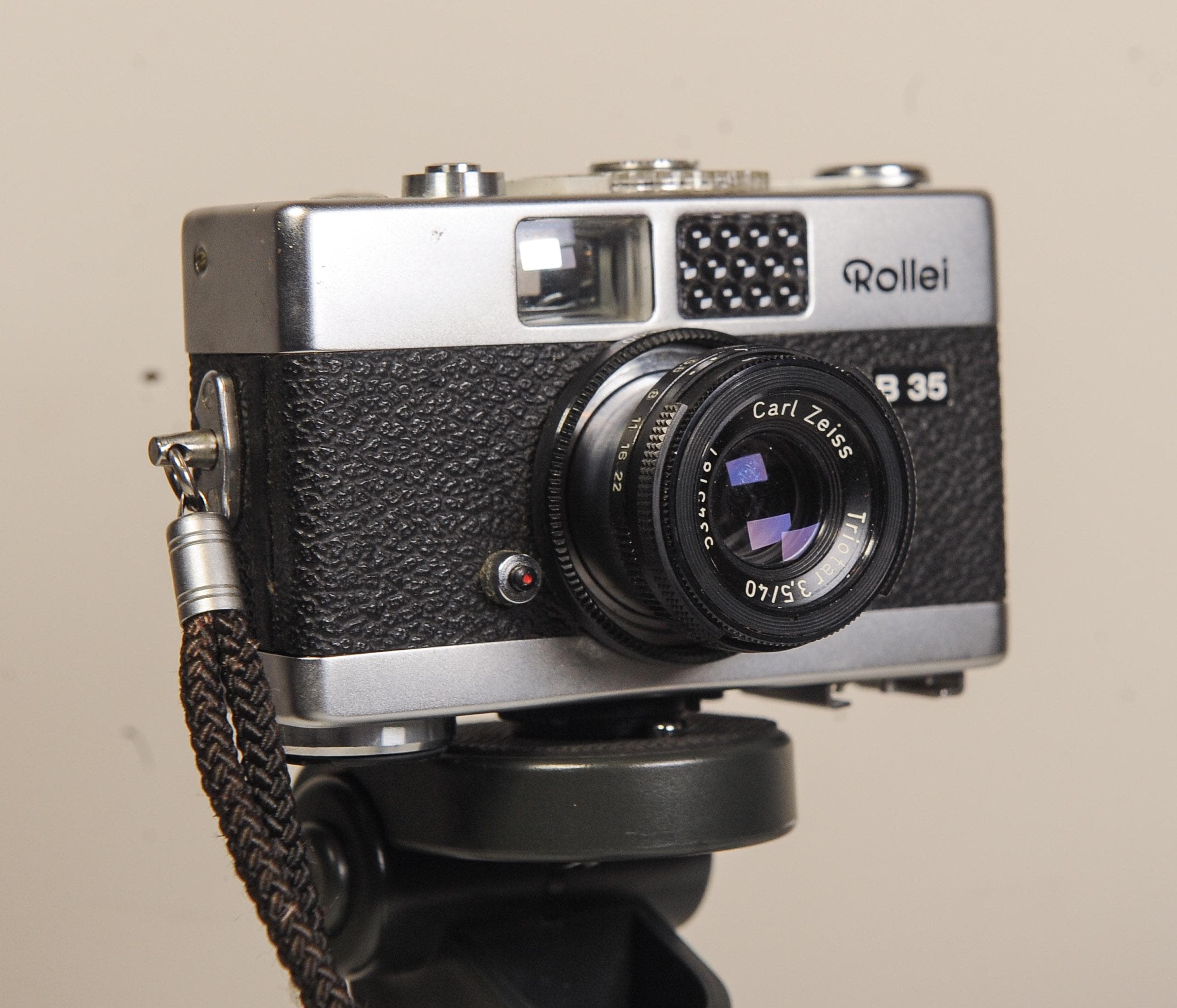 Rollei B35 35mm Film Miniature Viewfinder Camera With A Carl Zeiss