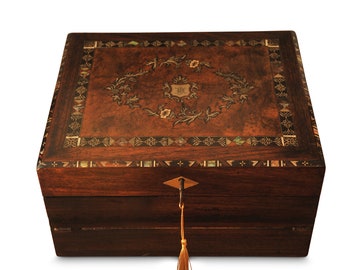 Elegant 19th Century Victorian Flame Mahogany Decorative Inlaid Fitted Writing Slope With Black Ebonised Accents & A Tooled Leather Interior