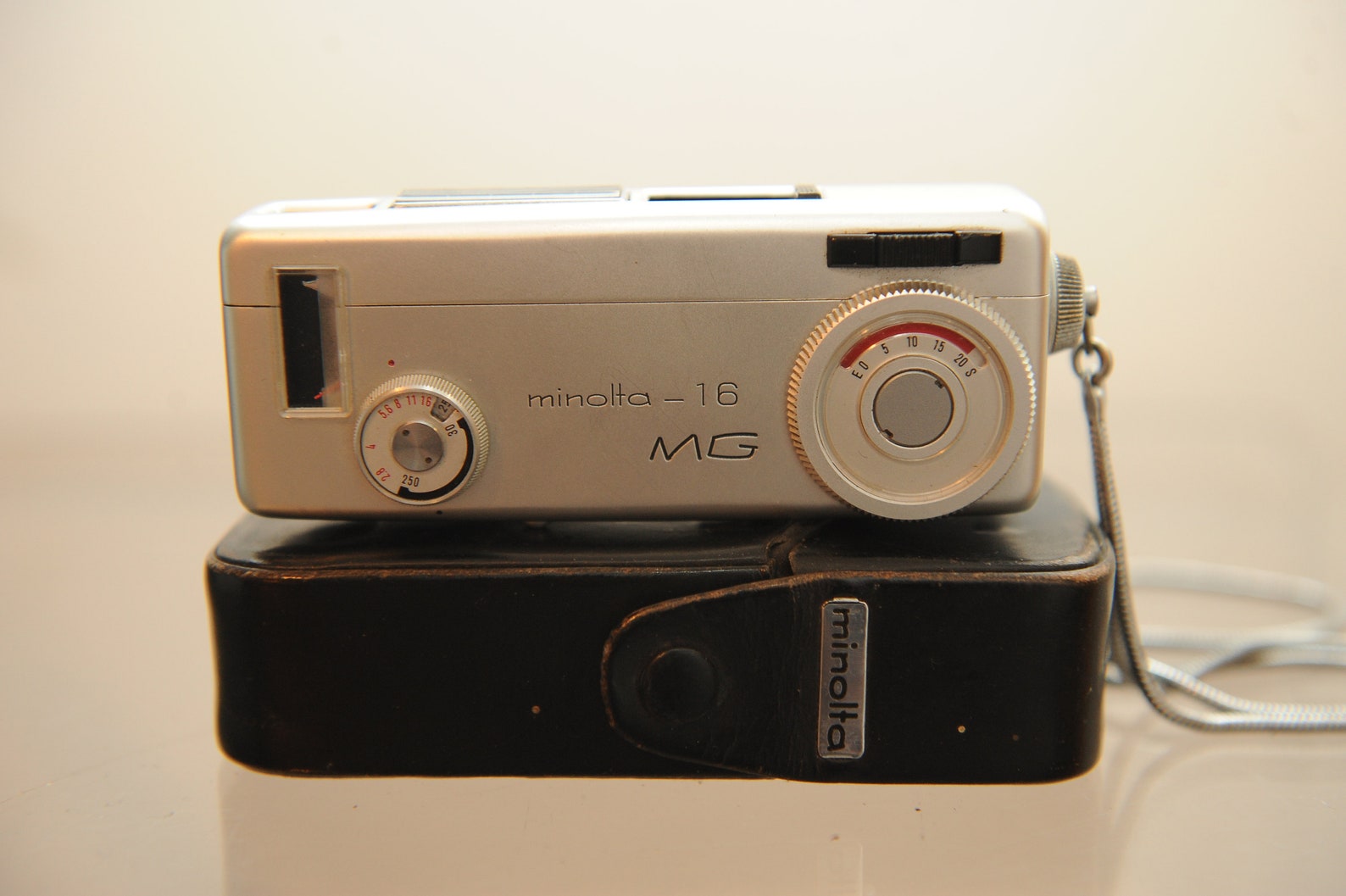 minolta 16 camera value
