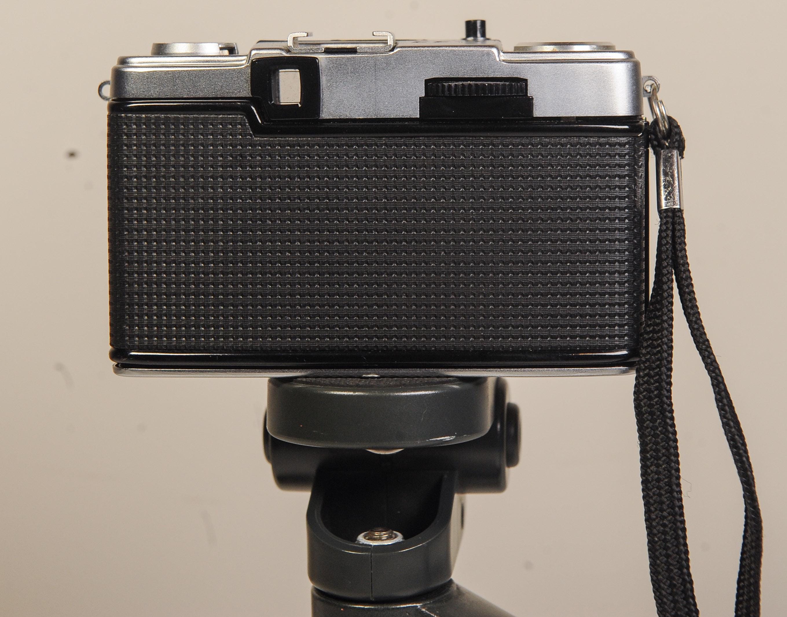 オリンパス OLYMPUS PEN EE-3 フィルムカメラ【赤ベロOK!】 カメラ [実