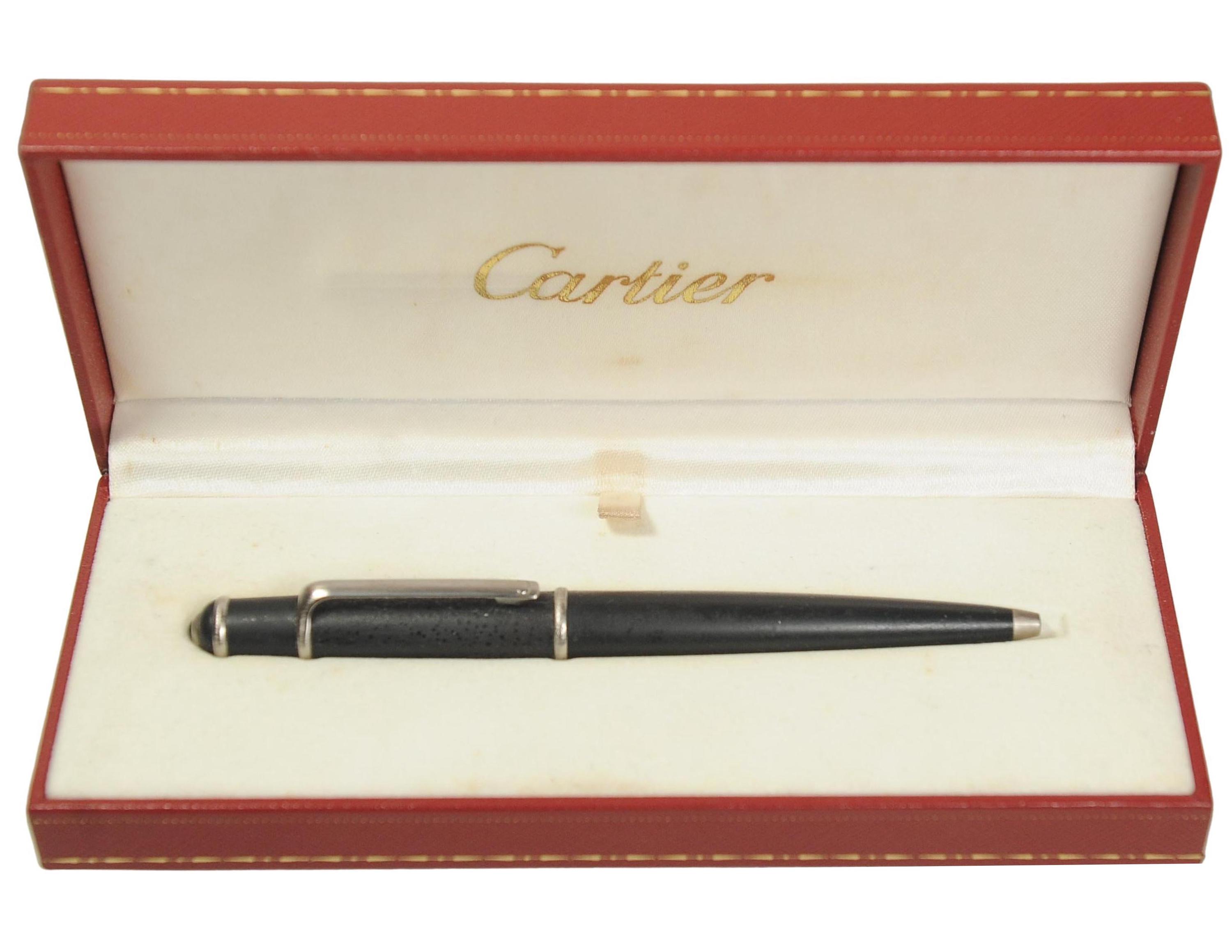 カルティエ ディアボロ ボールペン：ブラックレジン、スチール製