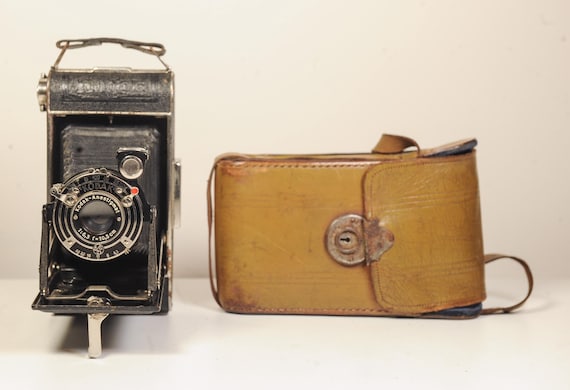 Kodak Six-20 Kodak Junior 620 - Folding 620 Roll Film Bellows Camera With Kodak-Anstigmat 10.5cm F6.3 Prime Lens With A Leather Slip Case