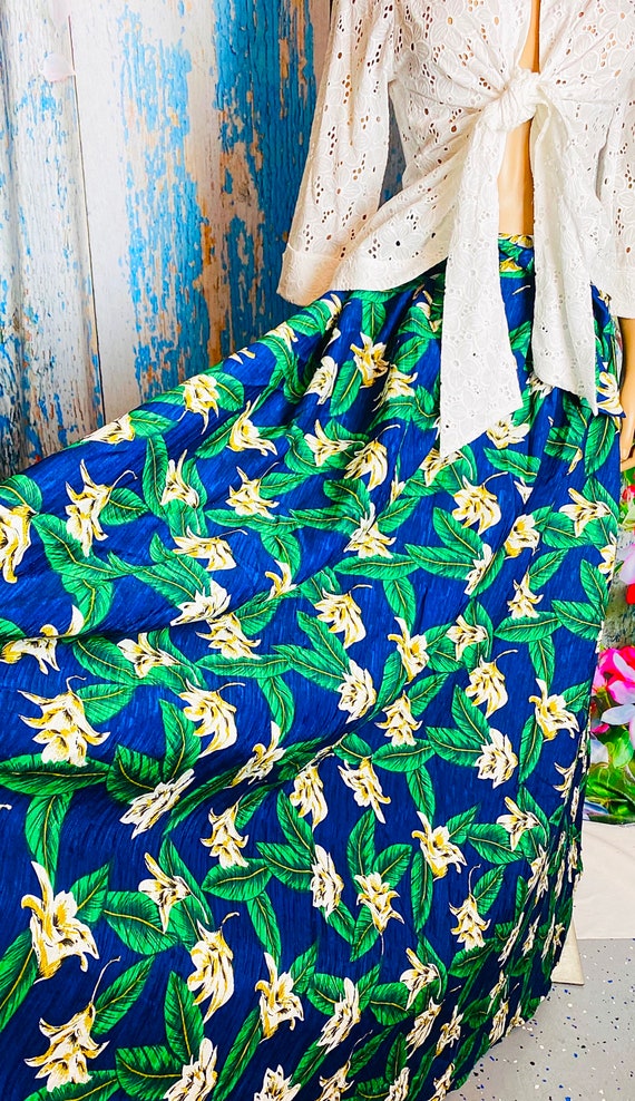 Floral print skirt
