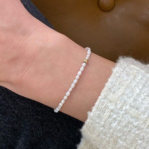 Dainty 14K Solid Gold Freshwater Pearl Bracelet. Anniversary Gift. Gift for Her. Mothers day gift. Wedding bracelet.