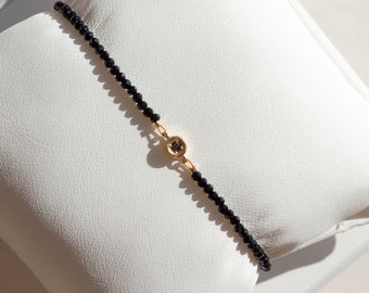 Ein schwarzes Diamant Armband. Zierliches 14K Gold Armband. Feiner Schmuck. Geschenk für sie.