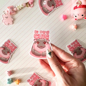 Hochglänzende Kawaii Moo Deng Sticker