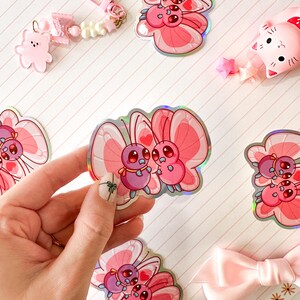Holografische Butterfree in Love Vinyl-Aufkleber