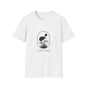 Kiwi Bird T-Shirt - Cute Animal Graphic Tee, Nature Lover Gift, Wildlife Shirt, Birdwatcher Top, Bird Lover Apparel, Women&#39;s t-shirt,unisex