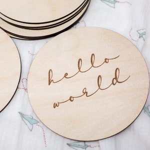 Cartes mensuelles pour bébés double sided (fr) Disques en bois, ensemble de 13 Inclut 12 cartes 1 Carte de naissance personnalisables ( Plaques d’étape mensuelles pour bébés